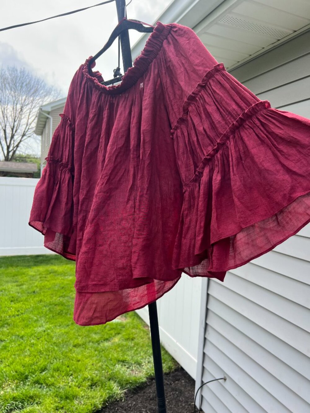 ee:some Merlot Off Shoulder Ruffle Bell Sleeve Top NWT Size M - Picture 2 of 5